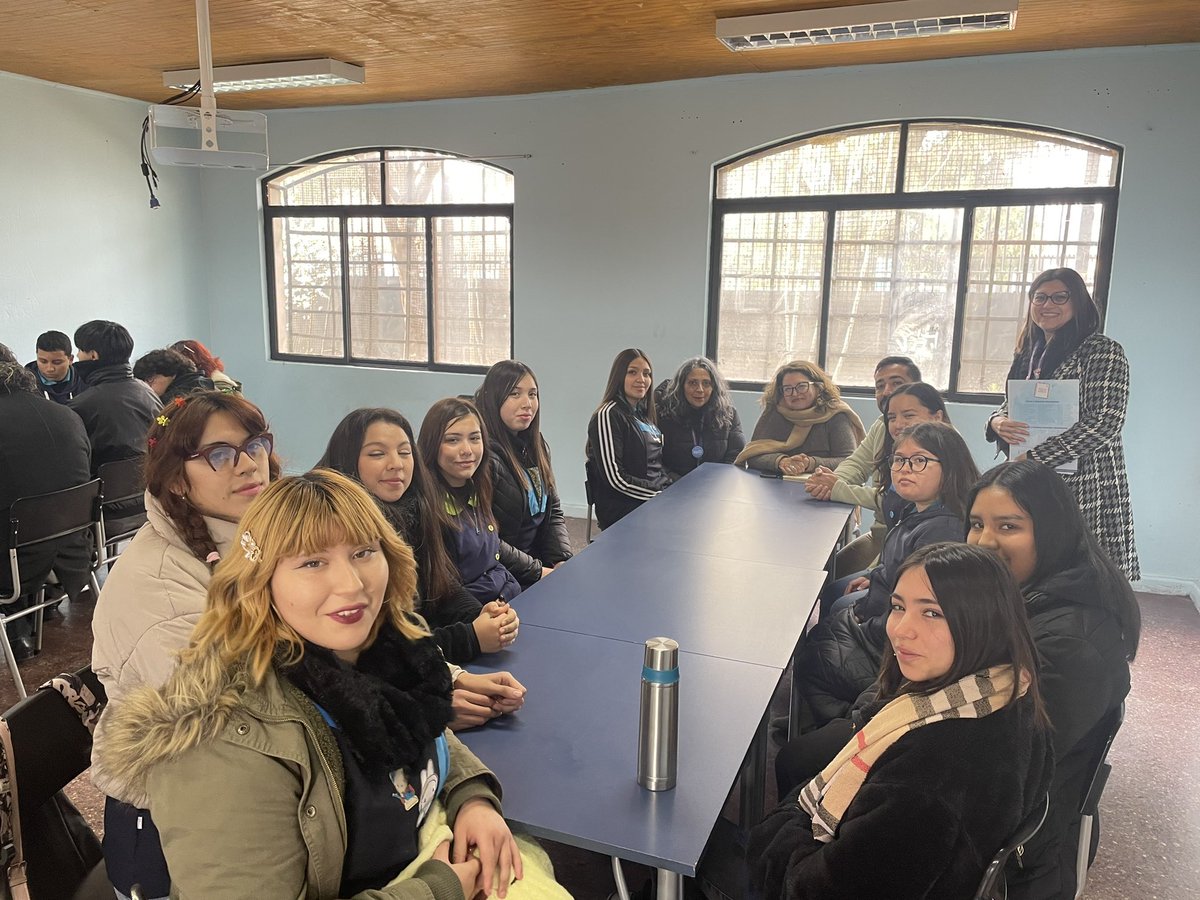 ed_libertadores's tweet photo. Participamos del 2do Asesor Empresarial del Liceo Tenico José Miguel Carrera de @quilicuraeduca con un acto, mesas de trabajo y muestra de las especialidades de Mecánica Automotriz, Electricidad, Atención de Párvulos, Administración y Contabilidad #MesTP https://t.co/aS1oCx5E2X