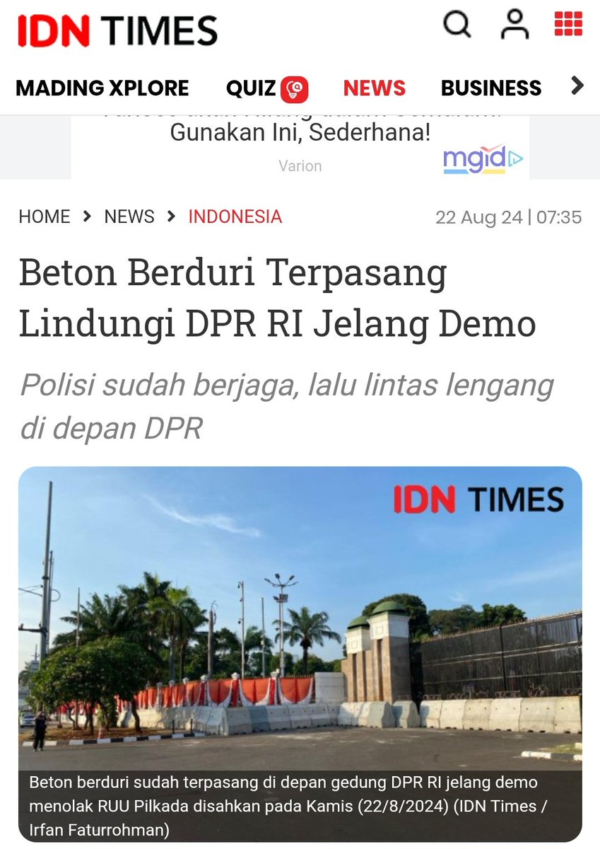 DPR memasang beton-beton untuk melindungi diri dari siapa? Dari rakyat pemilih kalian? Sebuah ironi. Mana janji-janji saat kampanye bahwa kalian akan bersama rakyat dan melindungi konstitusi? #KawalPutusanMK
#GedungDPR