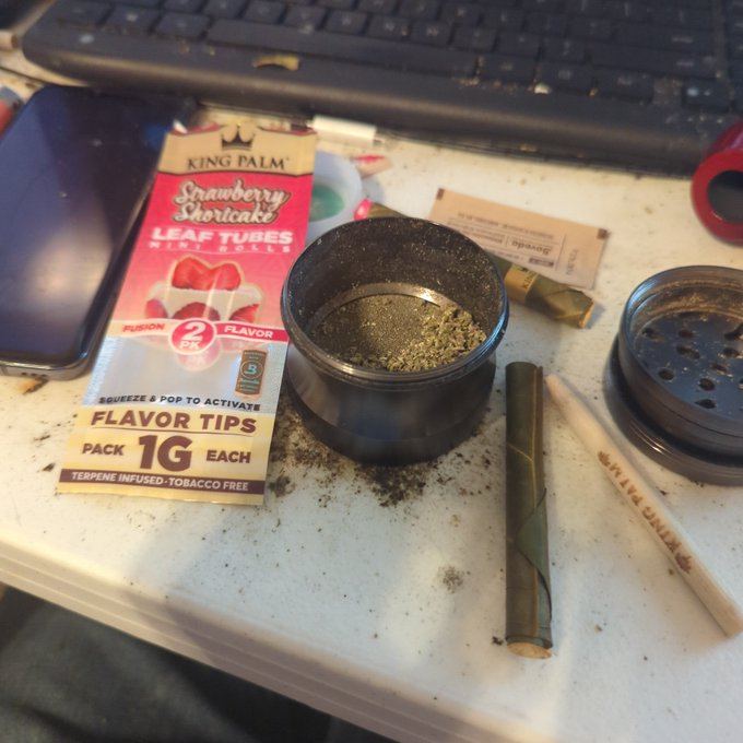 Strawberry shortcake mmm let's try https://t.co/vzKnzb4DeB