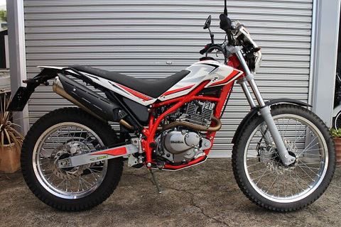 STARSTRADING's tweet photo. 中古車入荷!
ALP200 2018年式
走行距離1649kmの車両となっております!
ベタ足で林道を走行できる1台!
公道も走れるマシンなので、使用用途はさまざま!
https://t.co/VWfkwM3XvW
↑
エンジン始動動画
#starstrading #スターズトレーディング
#alp200 #betamotorcycl @BETAmotorJapan https://t.co/oT6SGAjqRx