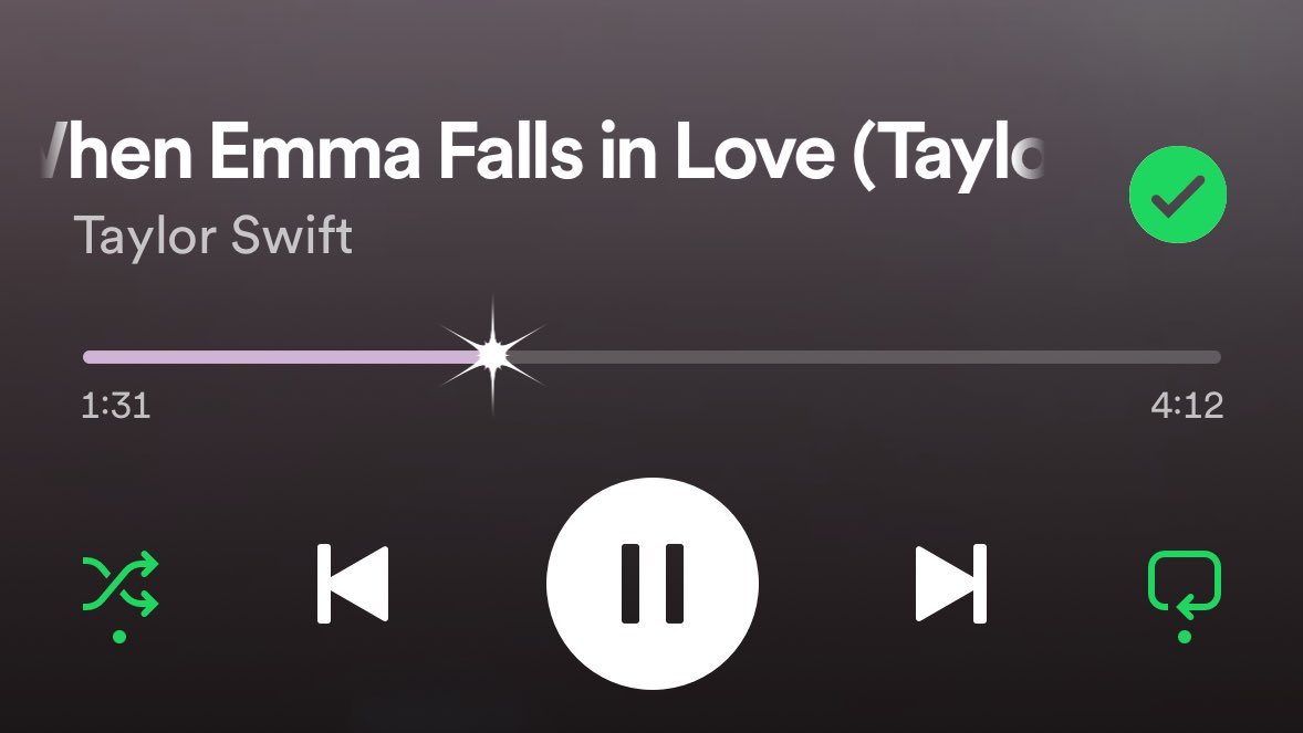swiftsenapuros's tweet photo. se acuerdan cuando spotify nos puso estrellitas en todas las canciones de taylor por haber sido la artista #1 del año https://t.co/QOxwFxyLw7