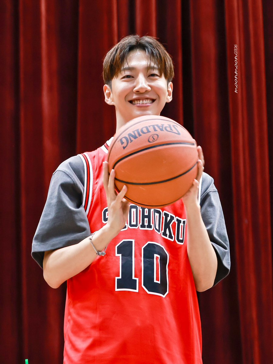 moonmoon0206's tweet photo. 240821 인터아시아 대면 #방용국
🏀🌟
#BANG_JUNG_YOO_MOON #방정유문
#BANGYONGGUK #비에이피 
#커튼콜 #CURTAIN_CALL https://t.co/SQupXPIlgE