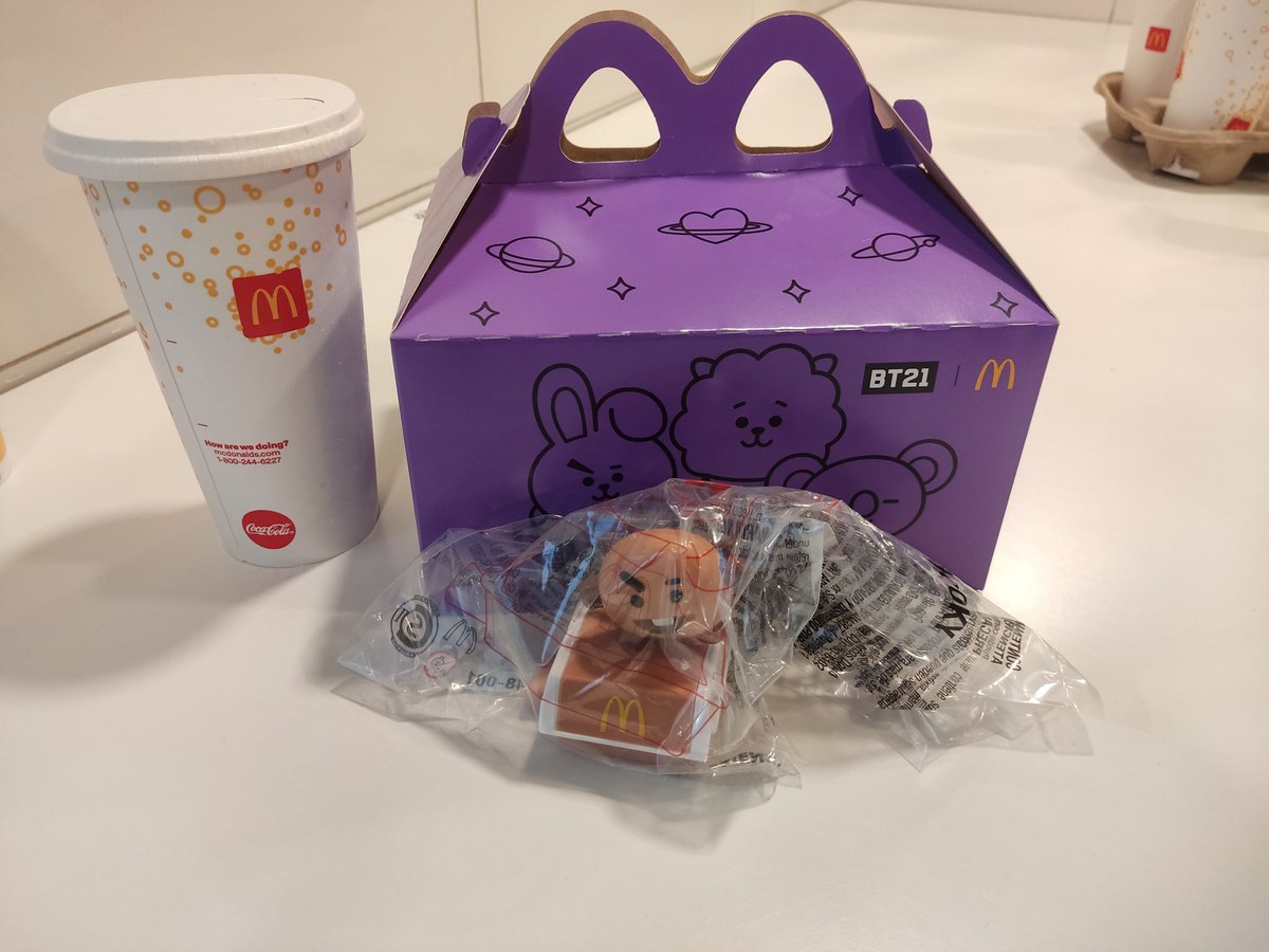 elijazz's tweet photo. Pensé que no me darían a Shooky, Pero se logró gracias @McDonaldsMexico  #McDonalds 💜 https://t.co/IX5ozPoWlH