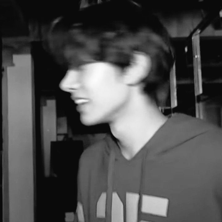 mmlyml's tweet photo. #heehoon mini au || My Boy Only Breaks His Favorite Toys
"Just say when, I'd play again" https://t.co/L1ICNrRT32
