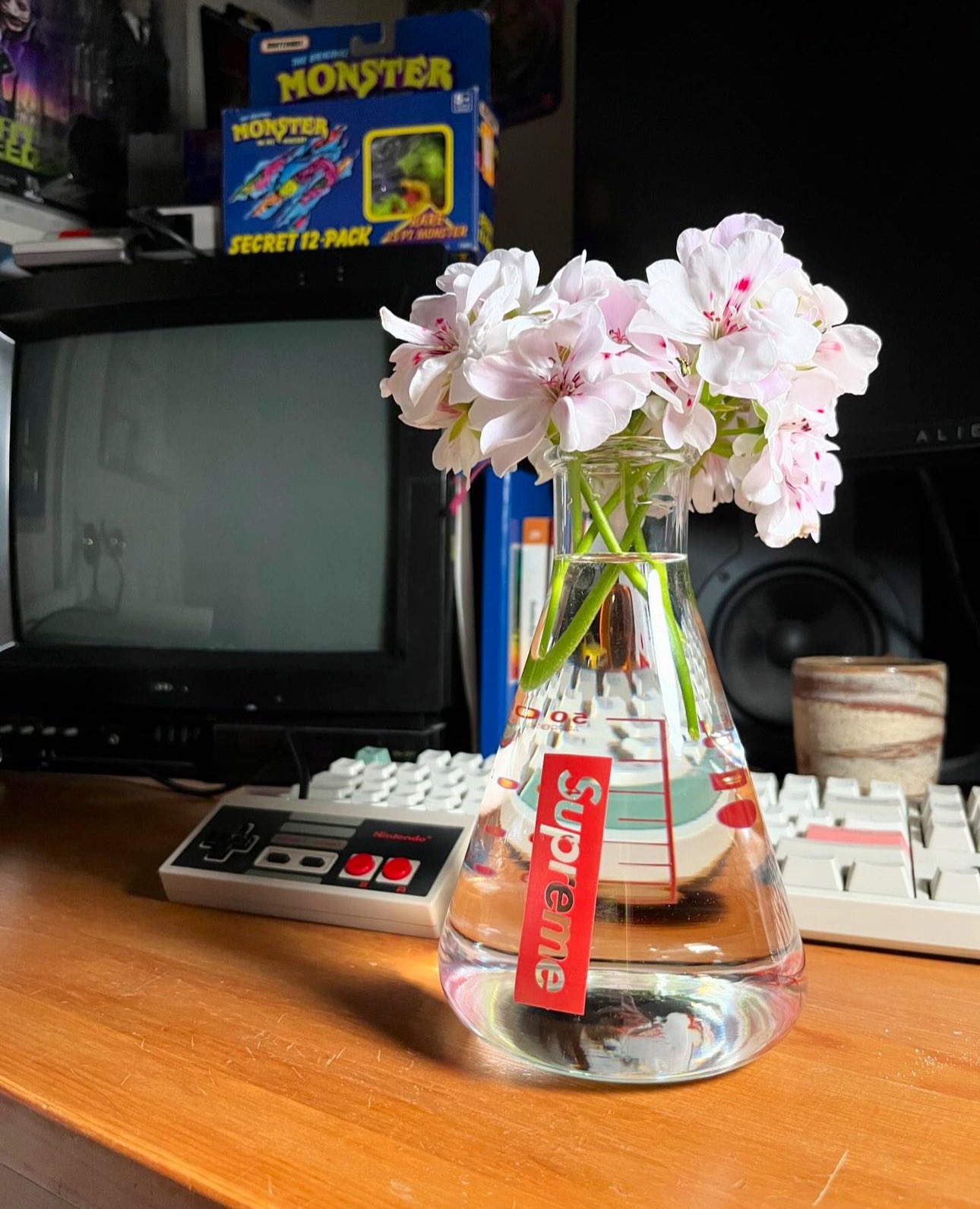 アクセサリー Supreme Hario Erlenmeyer Flask 500ml Supreme®/Hario Erlenmeyer Flask Clear 完売 - メルカリ
