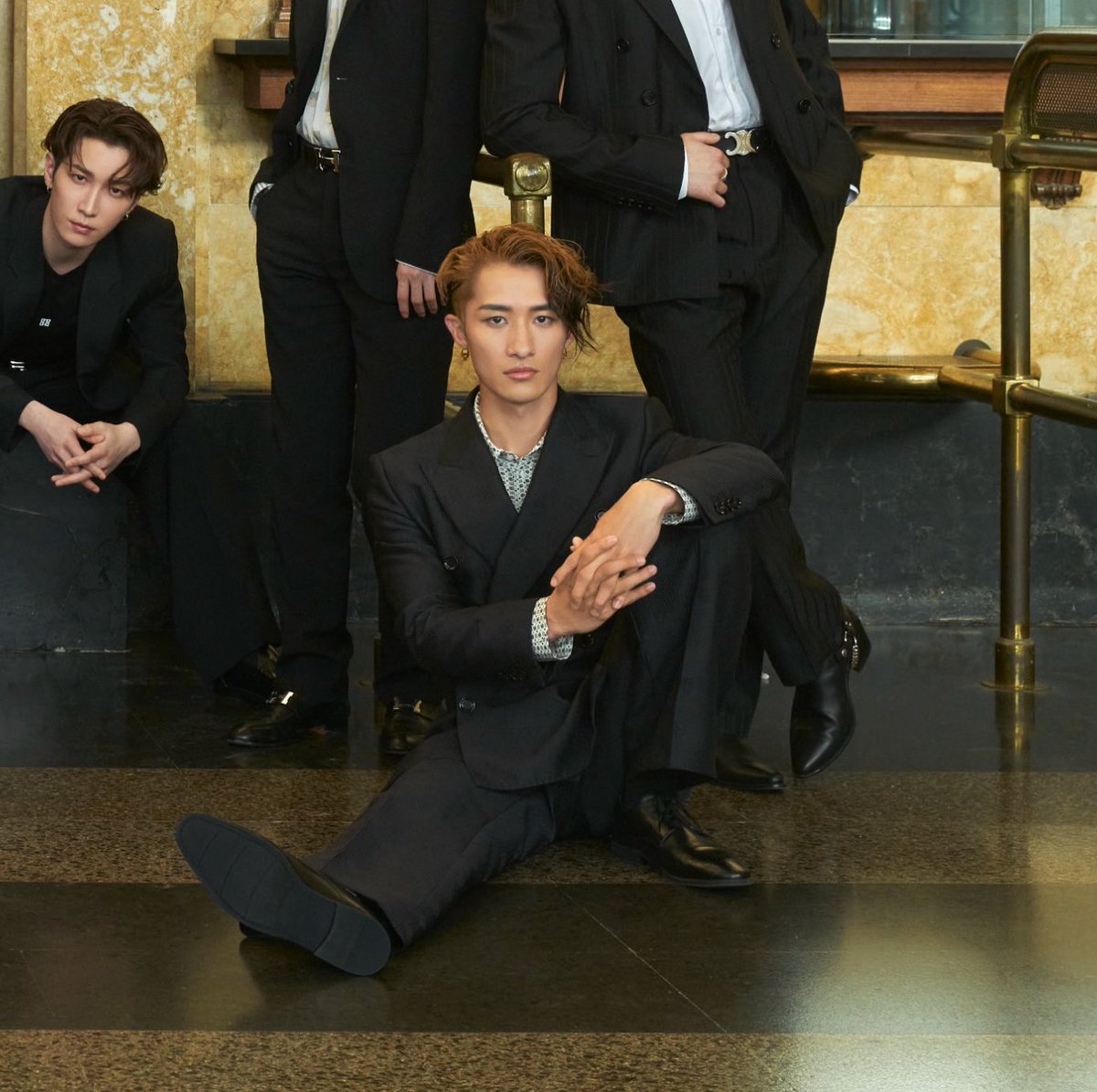 SnowMan 4th ALBUM『RAYS』 💛岩本照 衣装 (OUTFITS) DOLCE&GABBANA