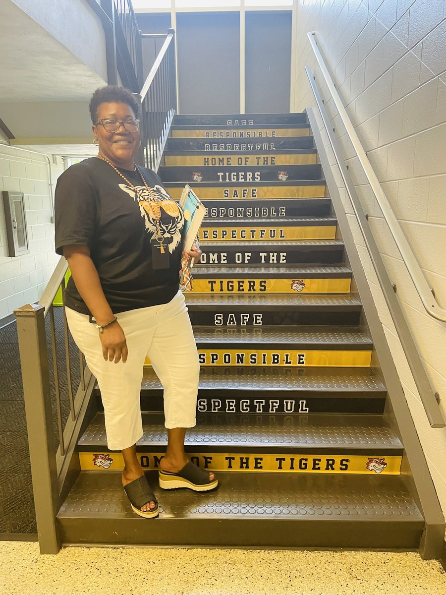 DrJWilson1906's tweet photo. 23 years in, and the excitement never fades when kids return to school! An awesome first day in LSR7—so much energy and positivity. Ready for an amazing year ahead! #LSR7FirstDay #WeAreLSR7 #BackToSchool #LSR7Proud https://t.co/s4E6Dd2eaV
