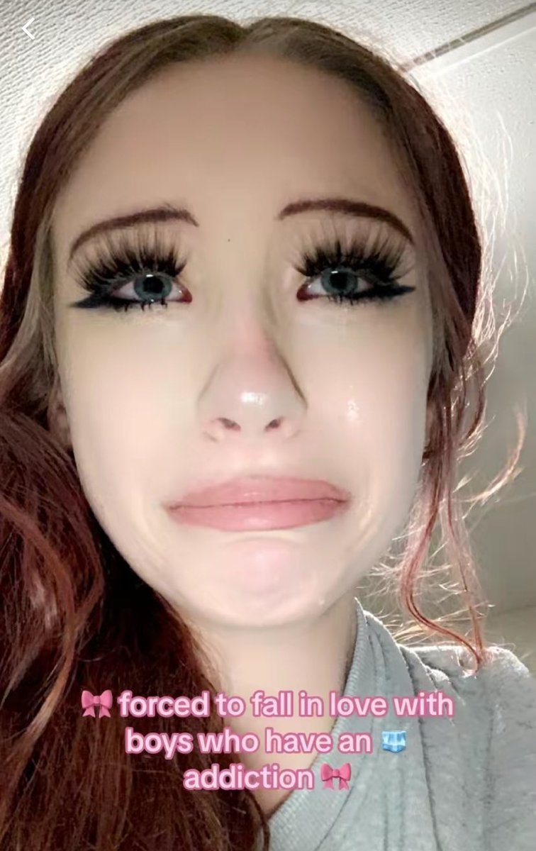 FDicklap's tweet photo. You think you’re cute with 100 pounds of makeup and spider eyelashes…. ANDDD you fall in love with drug addicts…. you and aleah have somthing in common lowkey. https://t.co/lQMjd2RPdi
