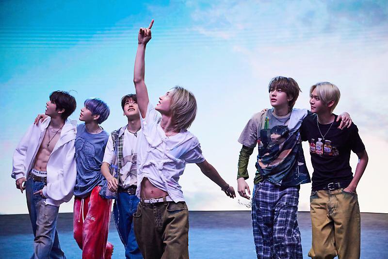 RIIZEChart's tweet image. Fastest K-Pop Boy Groups to reach 1B digital points on Circle Chart:

#1. #RIIZE — 11 Months 👏🆕
#2. BTS — 1 Year and 11 months
#3. Wanna One — 2 years
#4. EXO — 4 years and 6 months
#5. BIGBANG — 5 years