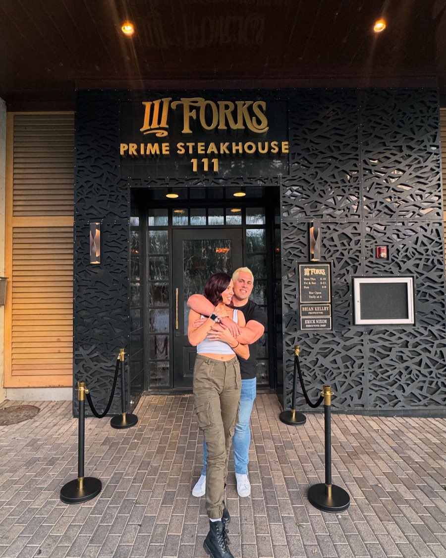 Garrett_Borden's tweet image. Happy 30th @the_jael_ - I love you! No better way to celebrate than by eating enormous amounts of steak at @3ForksAustin 🥩
