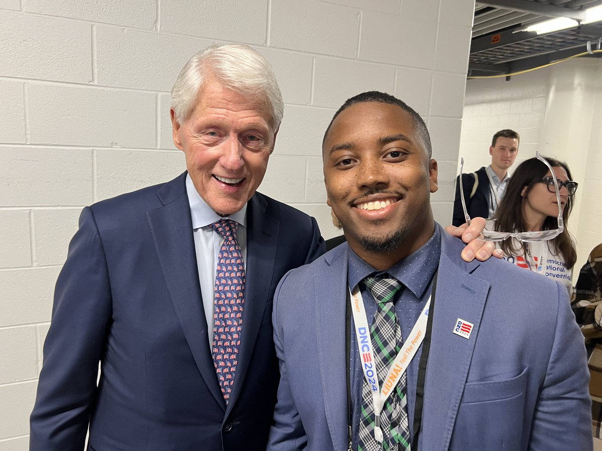 PlanetJordanTv's tweet photo. An honor to hear President Clinton speak—his legacy continues to inspire. 🇺🇸 #ClintonLegacy #DNC2024 #Leadership https://t.co/MUe39Ppauk