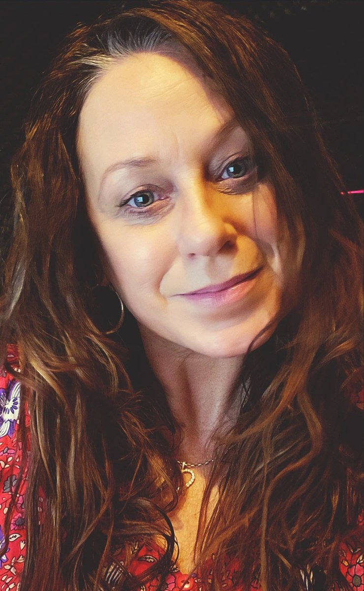 My proud and content face. Just had a great conversation with one of 5 new clients wanting to engage our voices for upcoming projects. 3 of them have been using AI voice overs for their social media, now they'll use our human voices.
#VoiceOver #HumanVoices #clientengagement