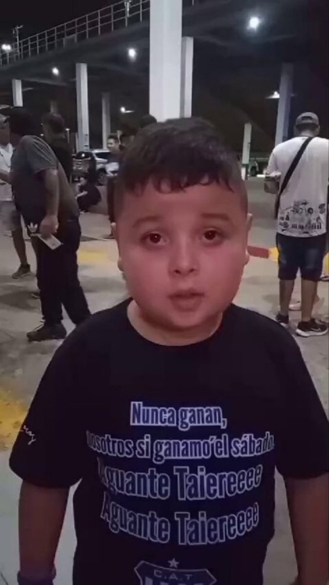 LLORA NENE DE MIERDA