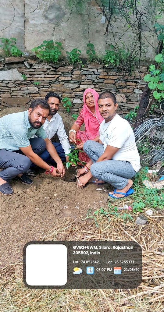 Hanumansankhla2's tweet image. &quot;एक पेड़ मां के नाम&quot; अभियान के तहत कल #CSC_SILORA द्वारा 5 पेड़ लगाए गये

धरती को हरा-भरा बनाएं, सभी माँ के नाम का एक पेड़ लगाएं...

#Plant4Mother #एक_पेड़_माँ_के_नाम #EkPedMaaKeNaam
@_DigitalIndia @PMOIndia @AgriGoI @AshwiniVaishnaw @csc_ceo @CSCegov_ @dintya15 @RJCSCRAJASTHAN