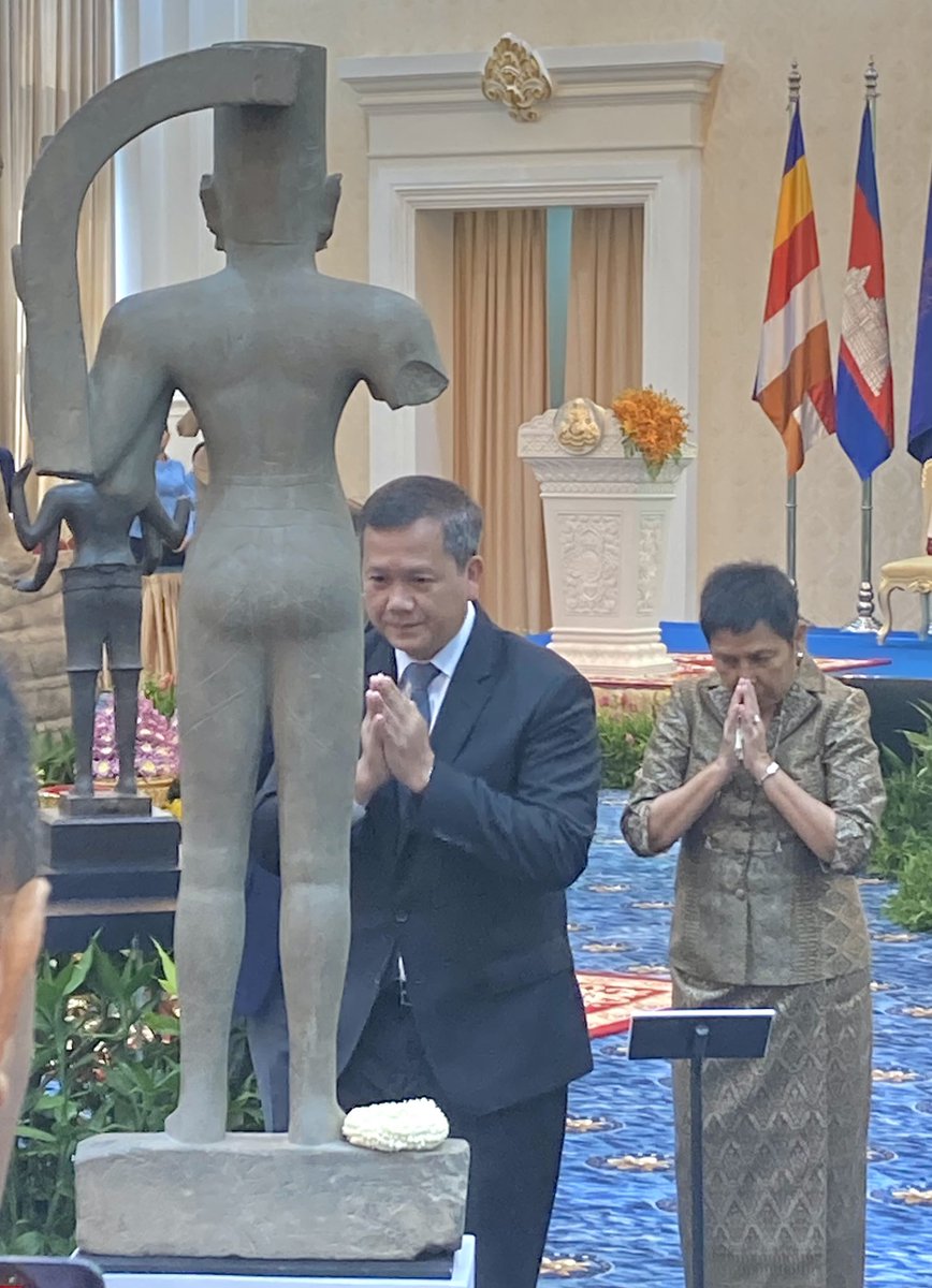 DomWUK's tweet photo. An incredible privilege to join PM &amp; govt &amp; honour return to Cambodia of beautiful antiquities.  

These pieces connect Cambodians to their history, culture &amp; religion - you could feel in the room what their return means to Cambodian friends.

សូមអបអរសាទរកម្ពុជា https://t.co/6Gb5VCHGNo