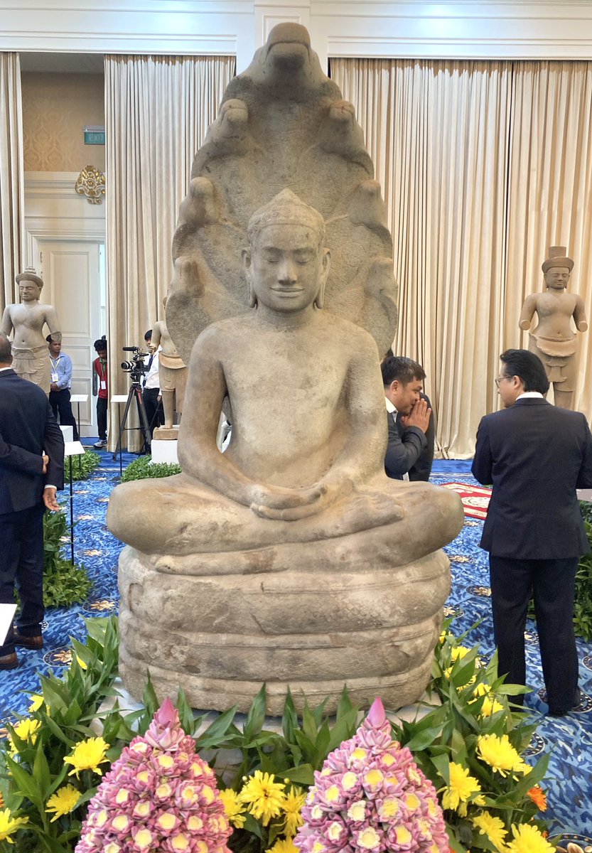 DomWUK's tweet photo. An incredible privilege to join PM &amp; govt &amp; honour return to Cambodia of beautiful antiquities.  

These pieces connect Cambodians to their history, culture &amp; religion - you could feel in the room what their return means to Cambodian friends.

សូមអបអរសាទរកម្ពុជា https://t.co/6Gb5VCHGNo