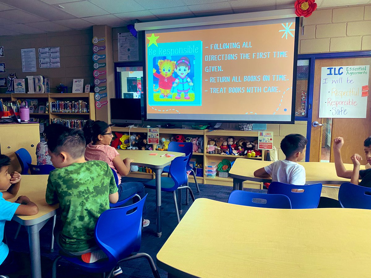 VeroRodz7's tweet photo. Back with the students!! 4th &amp; 3rd graders in the ILC discussing our Essential Agreements. #HCISDIBPYP #PYP #PYPLibrarian #HCISDLibraries https://t.co/19AXzrxEvG