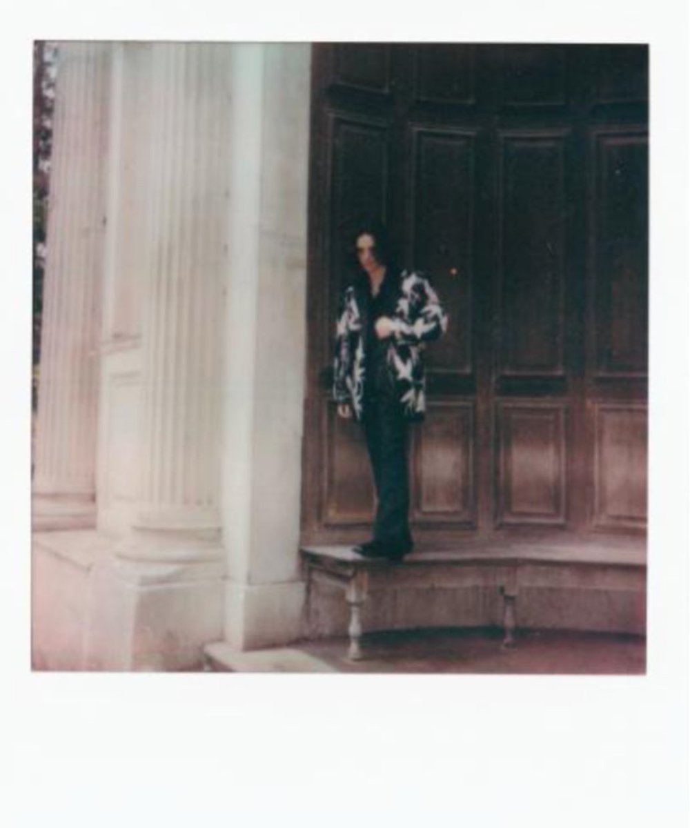 ODET0THEMETS's tweet image. more harry polaroids for grumpy magazine!😊