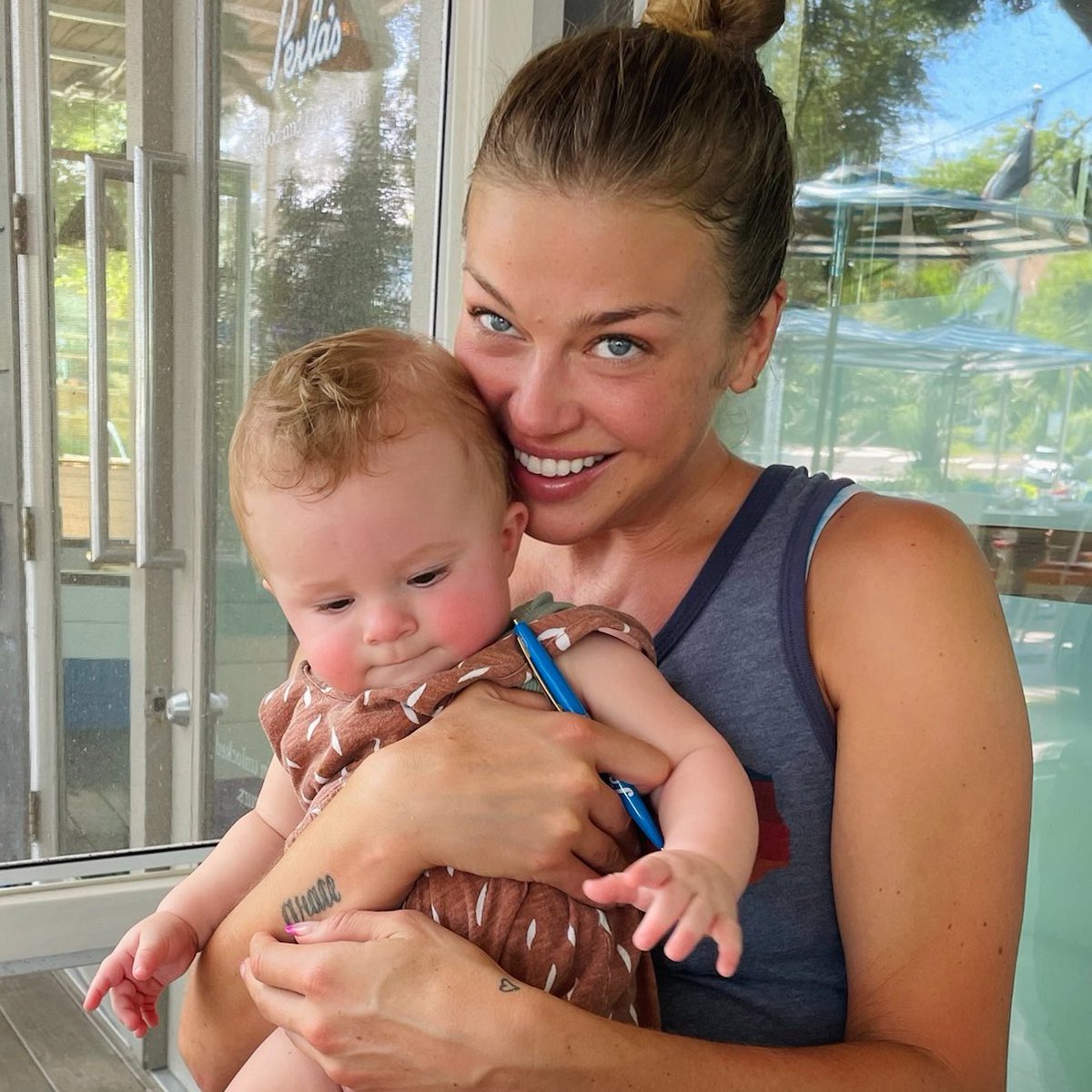 Hanging with my adorable niece for her beautiful mom’s birthday lunch! 🥹❤️👶
