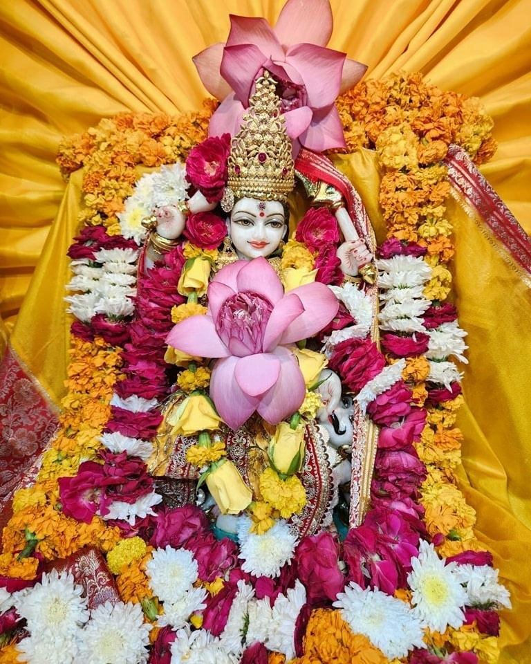 baglamukhipuja's tweet photo. माँ बगलामुखी के दशर्न से सभी भक्तों की मनोकामना पूरी होती है। हमें पूर्ण श्रद्धा के साथ माँ का ध्यान करना चाहिए। https://t.co/tMKBe59w70