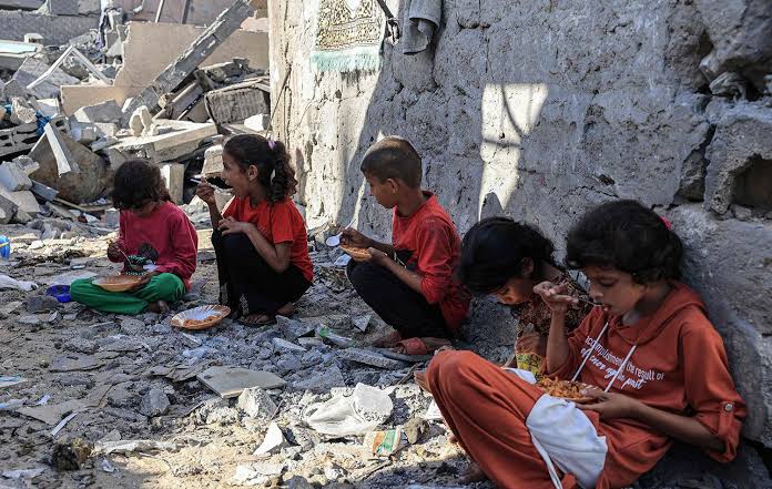 ibrahimcoskun63's tweet photo. Filistin'de katledilen masum ve mazlumların sayısı kırk binleri çoktan geçti.
İsrail dünyanın en ahlaksız terör örgütüdür.....
#israilTerörÖrgütü https://t.co/DuMkEG5THm