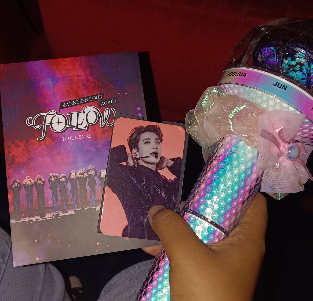 Parkkwakn143's tweet photo. Ada sesiapa nak trade tak? Saya nak jeonghannnn tapi dapat kembar dia shuaaaa π₯Ή
#ConcertatTGV #CARATSatTGV #SEVENTEEN #FOLLOW_AGAIN_TO_CINEMAS https://t.co/LnWUEquGfl