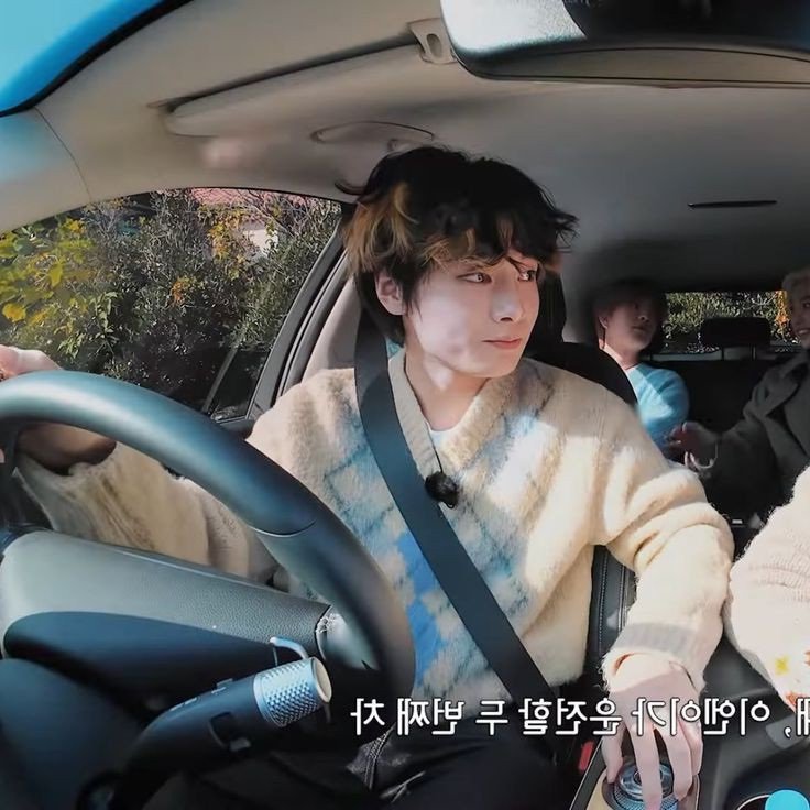 lnin4_'s tweet photo. ──🛞 ˙ ̟ drive center !! #hyunin mini au 

Donde Jgn es obligado entrar a un curso de conducción y le termina gustando su instructor https://t.co/YEbGgASG7G