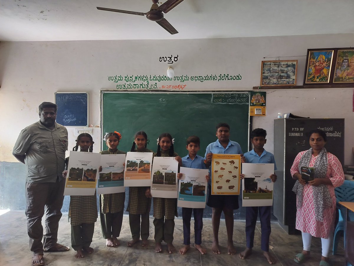 WCGIndia's tweet photo. As part of our ongoing efforts under "Project Commons" we had an opportunity to visit schools in the Mantapa Gram panchayat.
Urbanisation impacts on our commons like lakes, Gomala were discussed. Distributed study materials and charts to support their learnings

#wcg
@sustainBLR https://t.co/HEpEkhJ1Kp