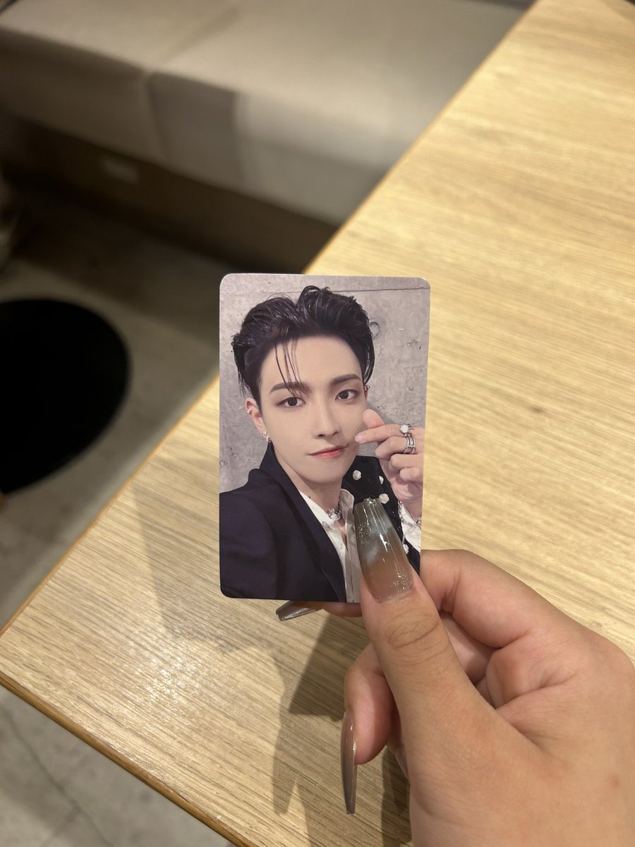 young_w0's tweet photo. ATEEZ  交換　ペンミ

譲　ホンジュン
求　サン https://t.co/iJz6Z3iWWx