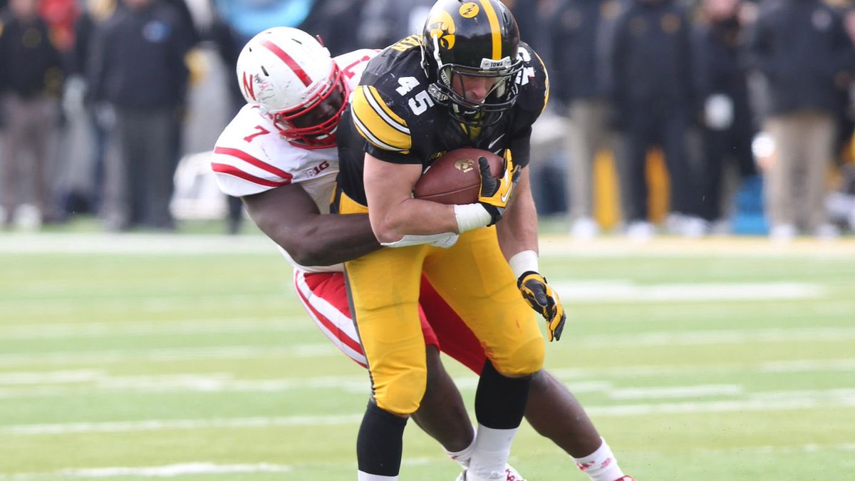 CFBClassics's tweet photo. 2014 - Week 14

Nebraska @ Iowa

A solid Cornhusker team led by Ameer Abdullah and Tommy Armstrong faced a 17-pt deficit midway through the 3rd quarter, then fireworks began to fly as the Big 10 foes traded punch after punch.

https://t.co/Ve8K5WiZKE https://t.co/dE0Ec4rq2j