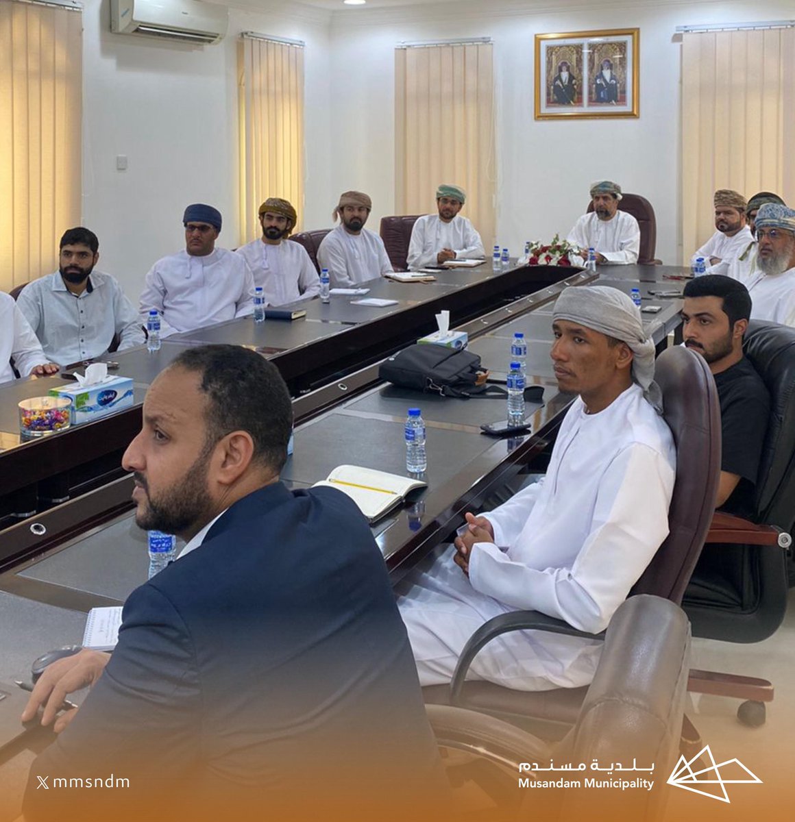 s5_msd's tweet photo. جانب من اجتماع بلدية #مسندم  مع الشركة المنفذة لمشروع تطوير مدينة خصب
.
#شموخ_مسندم https://t.co/DcdpAYxZDf