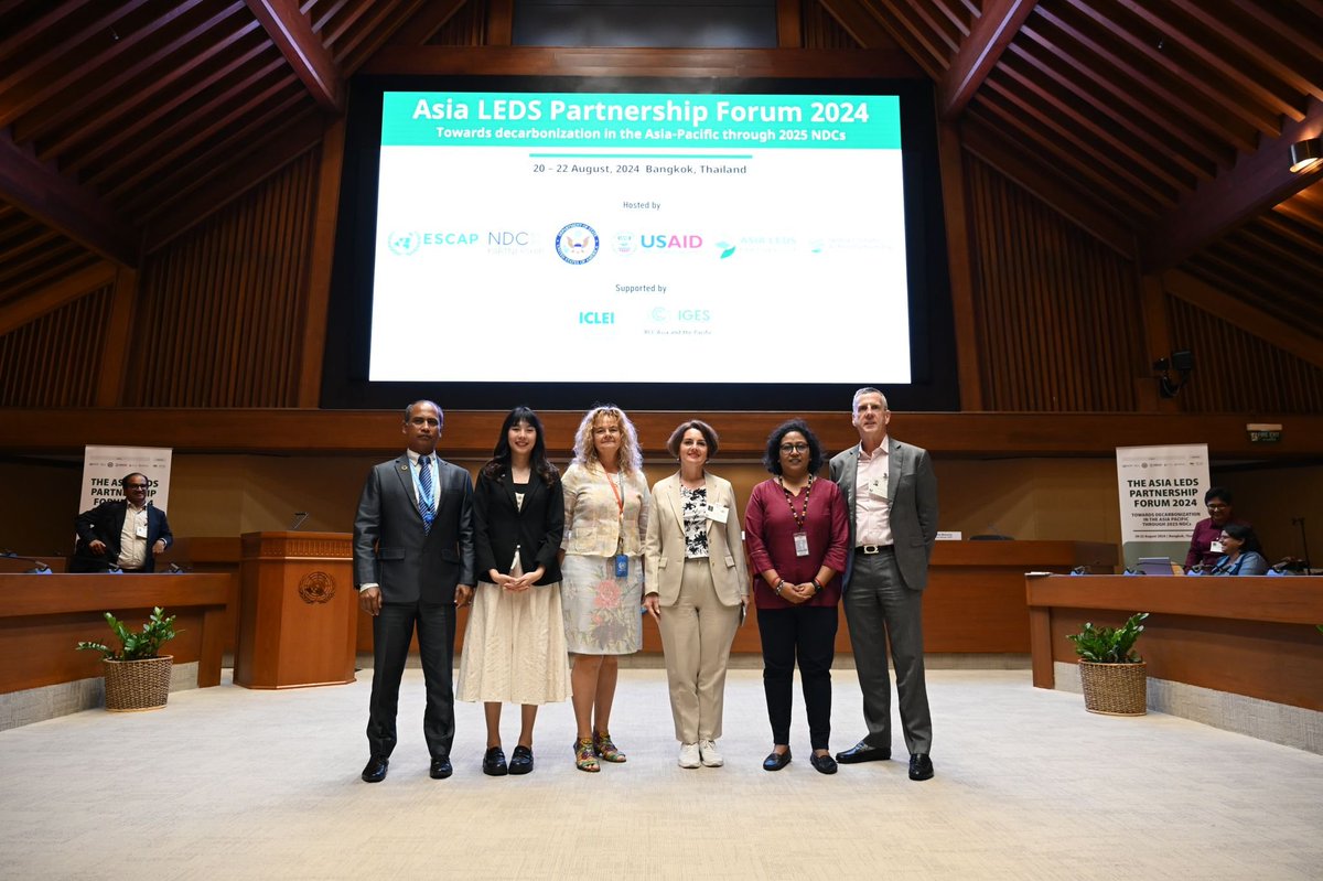 ICLEISouthAsia's tweet image. Dr. Parimita Mohanty, UNEP 🌍:
🌏 ASEAN: 8/10 countries commit to net-zero
💰 Investment: Triple by 2030 to meet energy goals
👷‍♂️ Job Creation: 140M jobs by 2040
