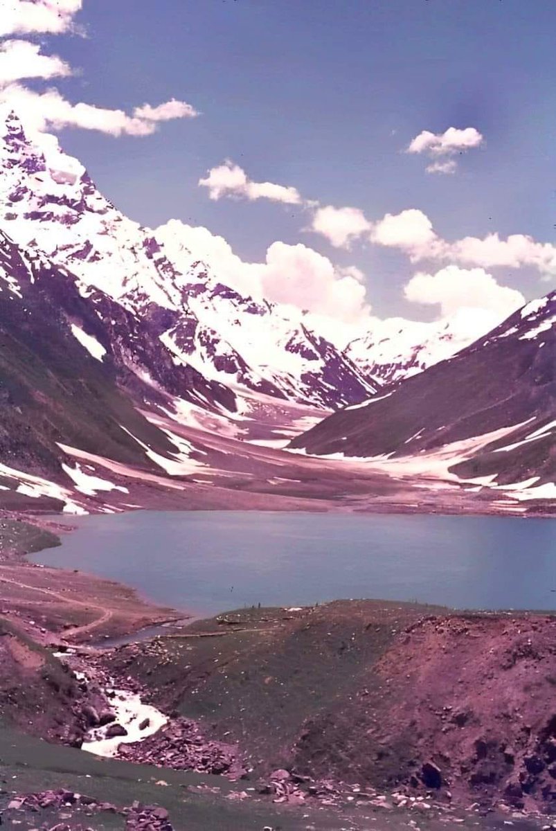 mountainedge9's tweet photo. Saif ul malook lake 1990 https://t.co/QNI7V4cTiQ