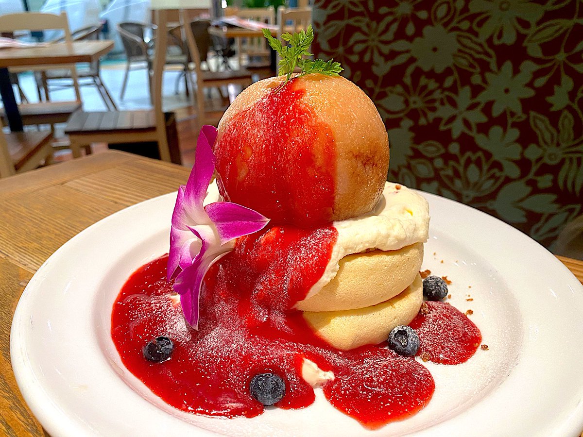 今の季節ならではの桃パンケーキ🍑
桃の中にはアイスクリーム入ってた

#Merengue #メレンゲ
#埼玉グルメ #埼玉パンケーキ
#川口グルメ #川口パンケーキ
#パンケーキ #桃 #ピーチ