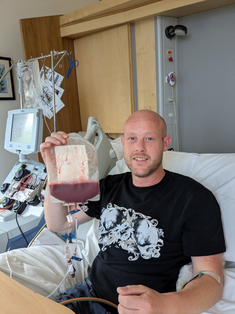 DKMS_uk's tweet image. 6 years ago, David signed up for the #DKMS register after seeing a local appeal about a young boy in need of a stem cell donor. ❤️
 
Fast forward to this year, David went on to donate to a patient in need! 
 
Register as a potential #lifesaver today: dkms.org.uk/register 🔗