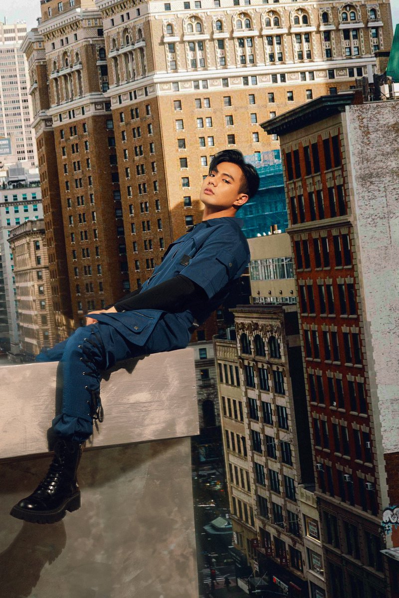 bgyo_ph's tweet image. #BGYO | #BGYO_Trash 🗑️
Countdown Concept Shot : #BGYO_JL 

[ 3 HOURS TO GO 🚮 ]

"Trash" premieres 9PM PHT / 6AM PDT on YouTube and your favorite music platforms.

🎧 Pre-save now at orcd.co/bgyo-trash