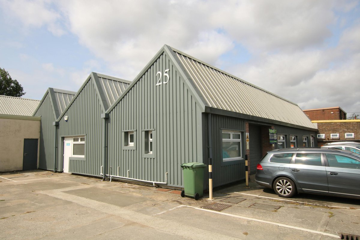 Now Available: Unit 25, Old Street. Up to 2,961 sq ft. #Wimborne #ToLet #IndustrialStorage #SibbettGregory m.search-prop.com/unit-25-old-st…