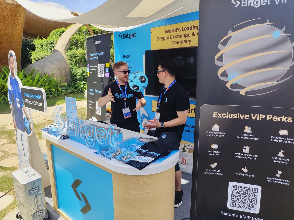 BitgetID's tweet photo. Bitgetters! Sudah pada main ke booth Bitget di #Coinfest2024? 🤩
Yuk kita intip keseruan tim Bitget saat mempersiapkan booth sebelum hari pertama Coinfest Asia 2024 dimulai 👀
#EventWithBitget #BitgetAtCoinfest https://t.co/GjtwUTX9fP