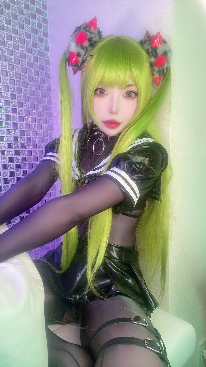 おちごとおつかれさま！
私は写真70枚ぐらい編集してました✊
まだ1/5ぐらいしか終わってません、コスホリ業務。笑
これから後輩の舞台見に行ってくるー❣️