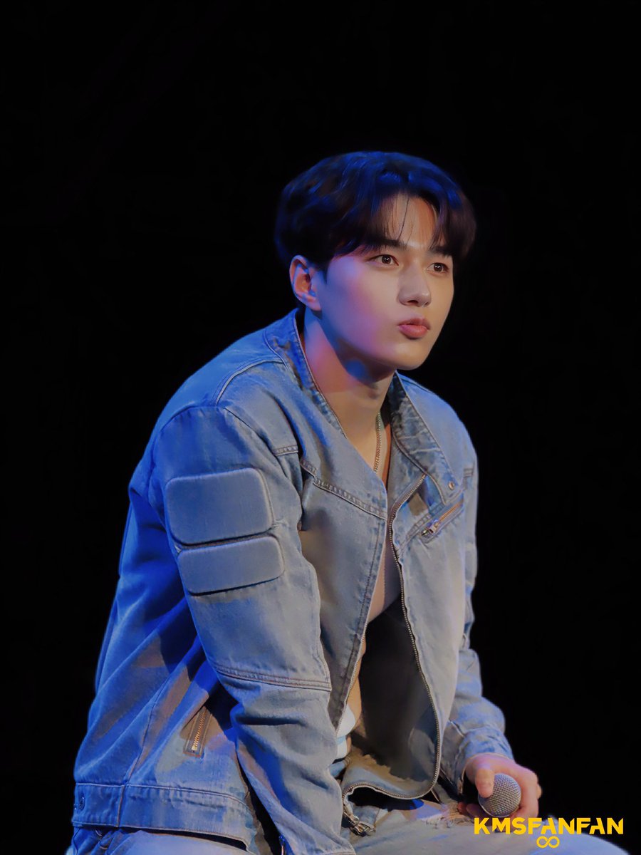 KMS_mslfan's tweet photo. #엘 #명수 #김명수 #myungsoo #���明洙 #INFINITE  #infinite #인피니트
240817‘REBOOT’ in BKK https://t.co/afFhxN5T8e