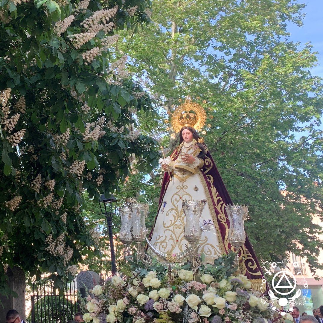 VirgenVacas's tweet photo. 🟢⚪️ Hoy celebramos la memoria de Santa María Reina del cielo y de la tierra, Madre de Cristo Rey https://t.co/Ez5KEs8PzN