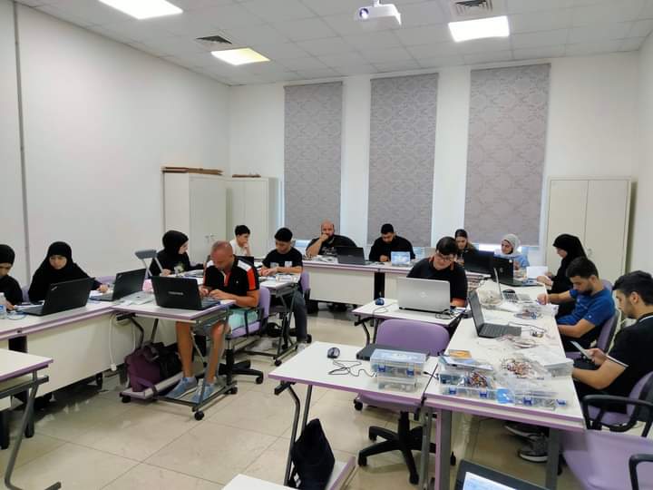 Ghobeiry2's tweet image. متابعة لدورة #arduinoprogramming 
في مركز بلدية الغبيري للتدريب المهني المعجل