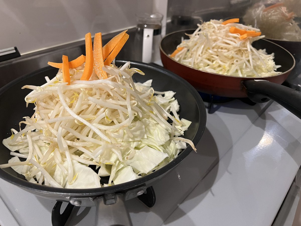 1adybird7's tweet photo. 焼きそばの野菜の分量を見誤る https://t.co/sfVgz58B5o