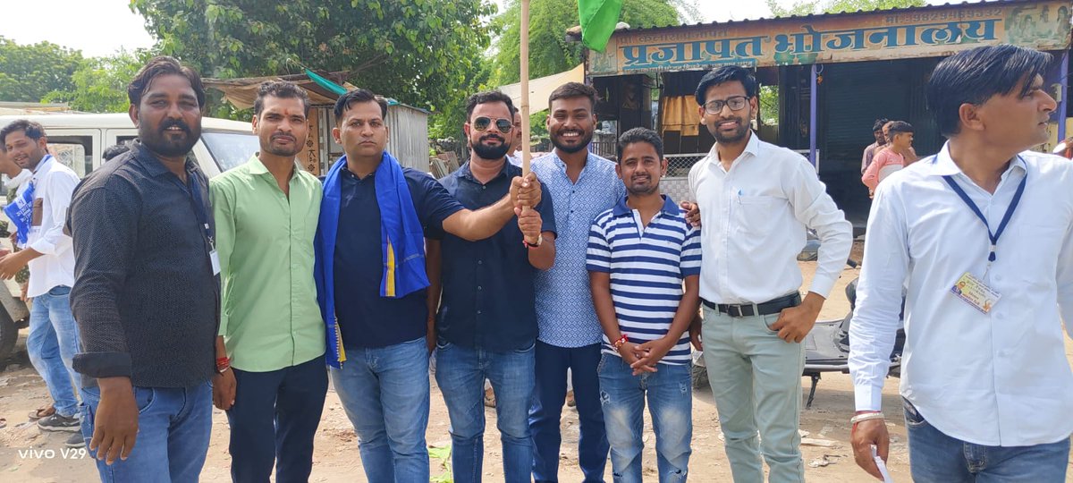 MukeshMeghMkn's tweet image. धन्यवाद साथियों...!
 
21 अगस्त SC/ST भारत बंद आंदोलन की सफलता आप सभी के समर्थन और एकजुटता का परिणाम है।
आइए, हम इसी एकता और भाईचारे को बनाए रखें, और अपने देश और समाज के लिए सकारात्मक बदलाव लाने के लिए निरंतर प्रयास करते रहें।

#21अगस्त_भारत_बंद_है #SCSTAndolan #equality #makrana