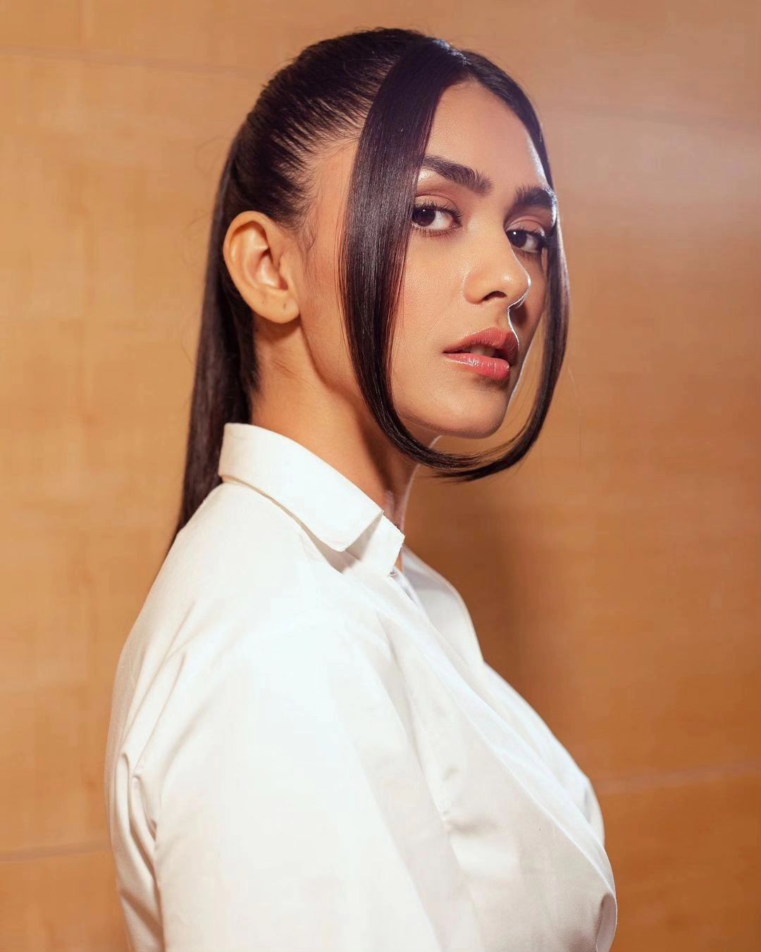 GVk5H2bbgAIYT10?format=jpg&name=large