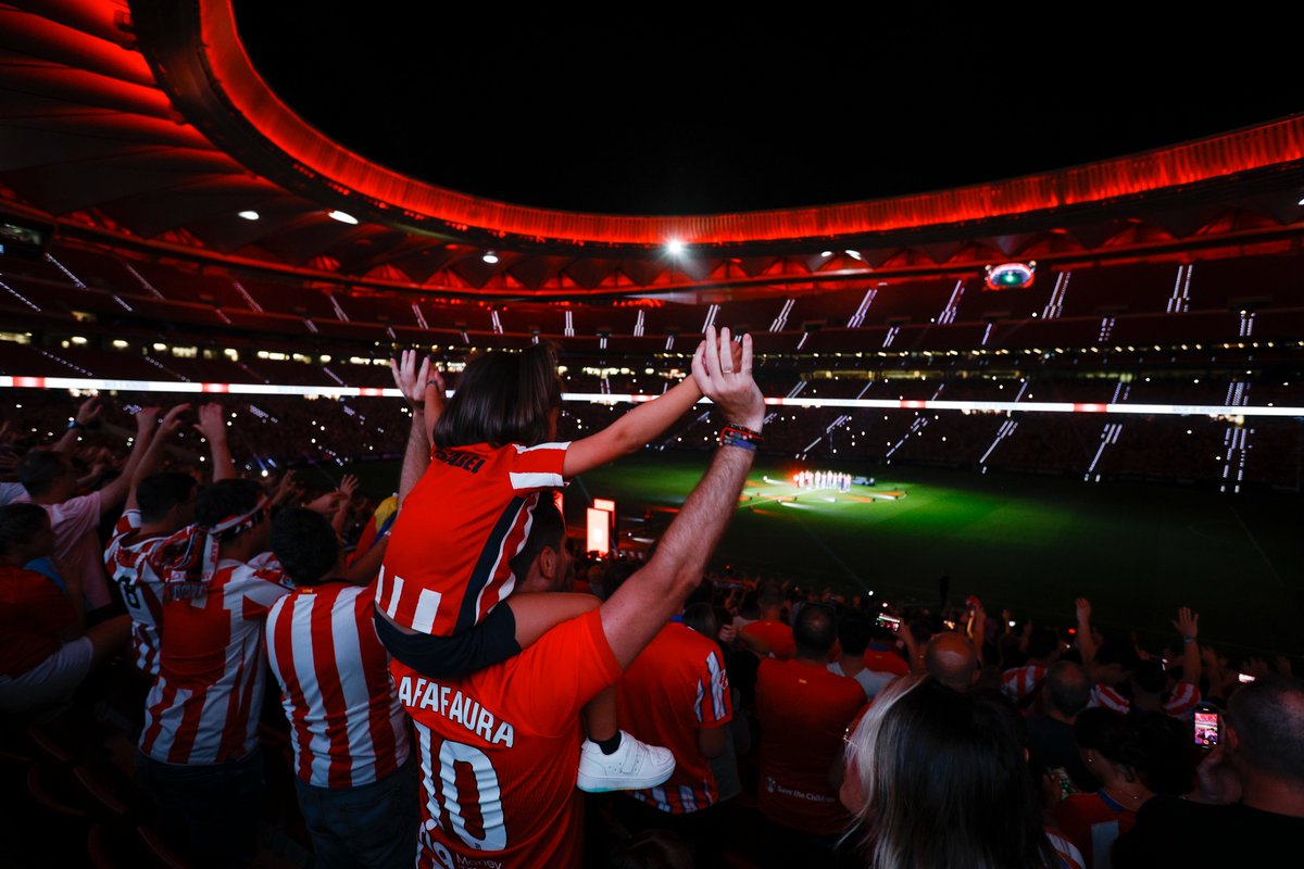Atleti's tweet photo. Noches mágicas ✨ https://t.co/gGXlCdi5F7