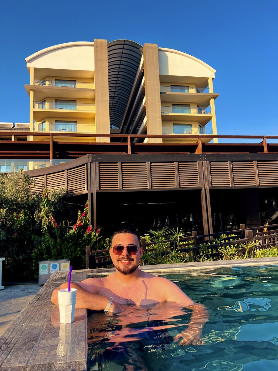 Tatil yapmadığım otele rezervasyon yapmadığımı söylemiş miydim?