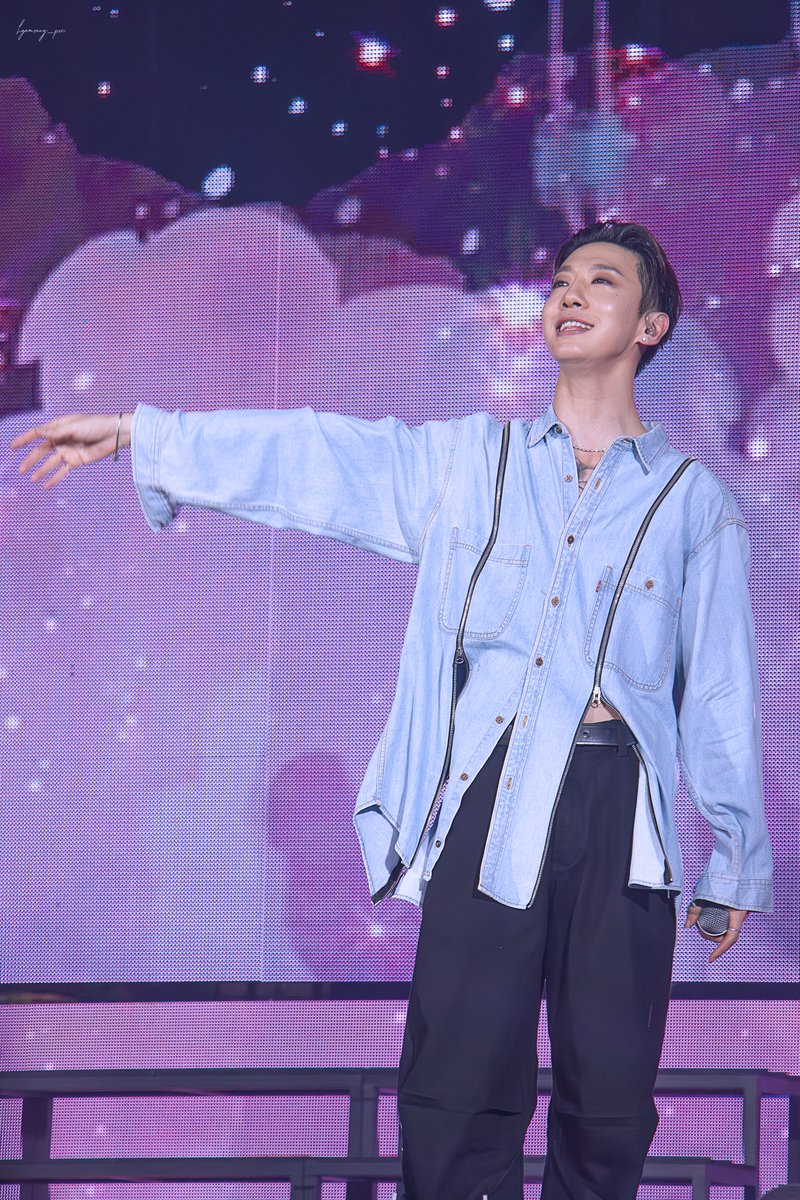 Hyeonsang_pic's tweet photo. 240817🐰
THE LAST FAN-CON [CURTAIN CALL]🛸

B.A.P | #방용국 https://t.co/Fdd3OPVl45