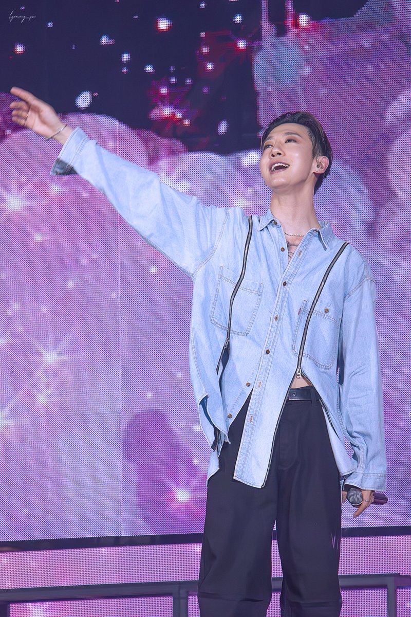 Hyeonsang_pic's tweet photo. 240817🐰
THE LAST FAN-CON [CURTAIN CALL]🛸

B.A.P | #방용국 https://t.co/Fdd3OPVl45