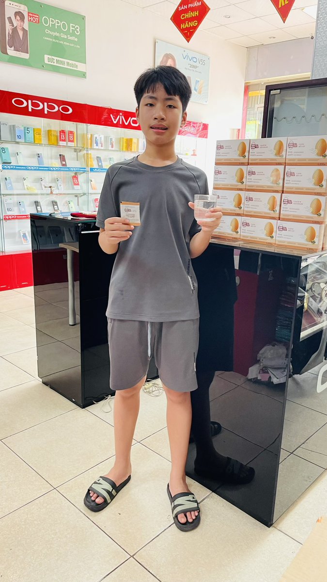 DuyenptHd's tweet photo. Zai nhà mình năm nay lên lớp 7 cao 1.68 so với chúng bạn , cao hơn hẳn nhiều bạn cái đầu , trộm vía từ bé đã bổ sung cho bạn canxi hữu cơ từ vỏ trứng gà. Tinh khiết đến 99.9% dễ hấp thu rồi https://t.co/3SKe52A9tX
